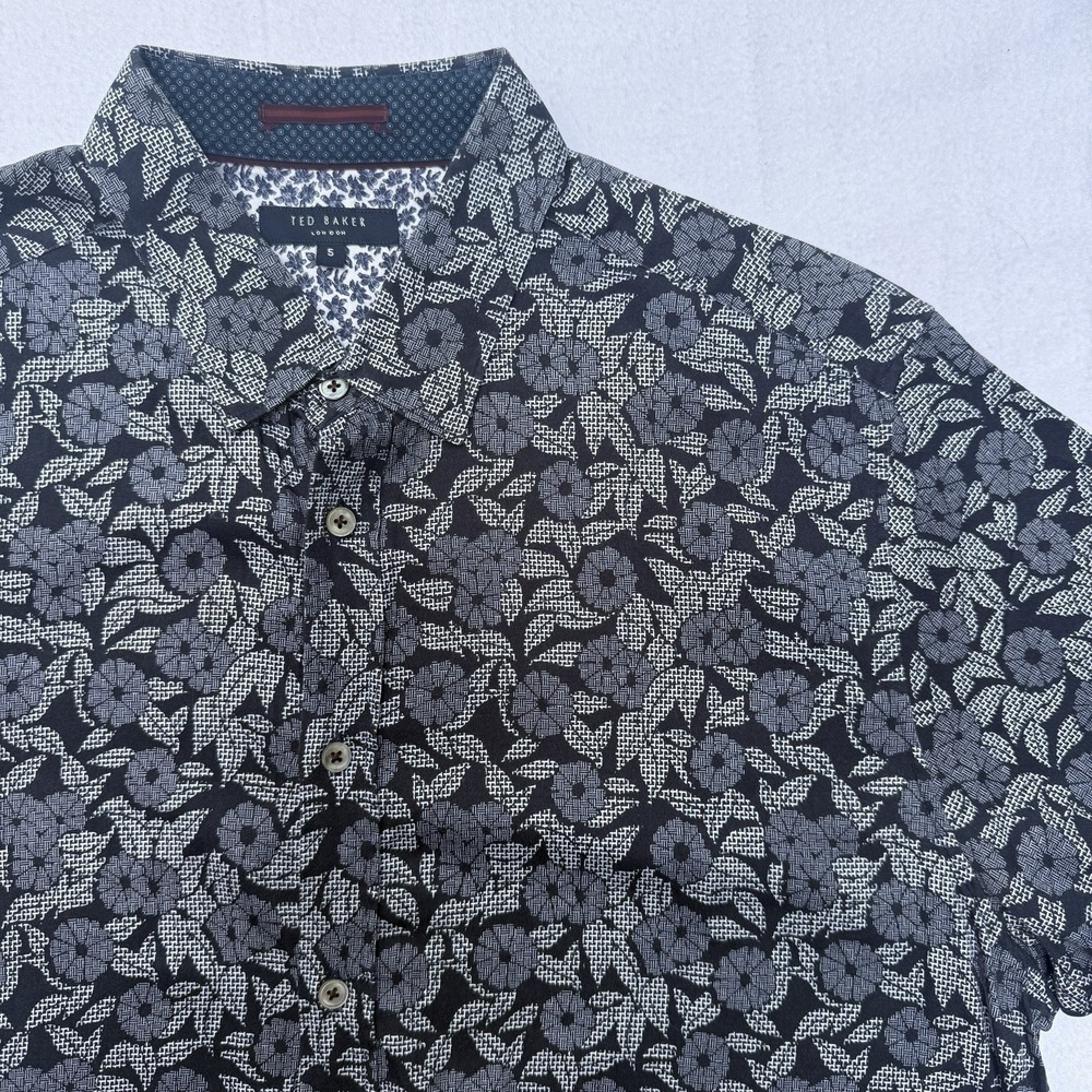Ted Baker London 5 Short Sleeve Button Up Shirt White Blue Leaf Print Size XL